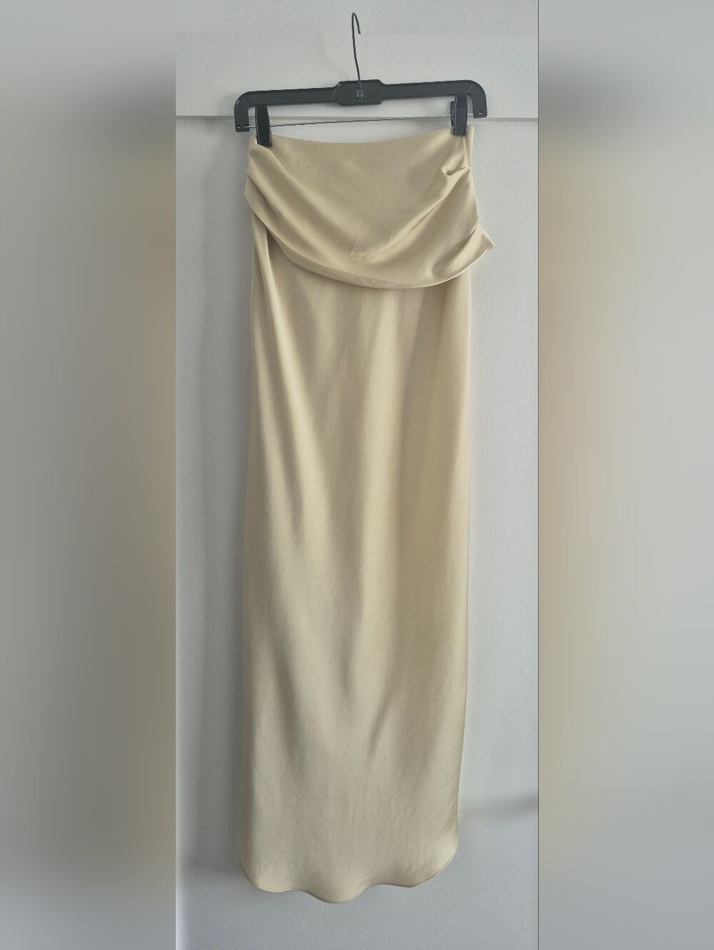 Simkhai Elisabetta Classic Draped Tie-Waist Midi Skirt in Yellow, Size 4 - Picture 7 of 17